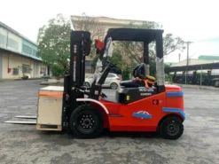 Xe Nang Dien 2.5 Tan EFX5 251 Lithium 80V280Ah.jpg - BÃI MÁY MINH ANH