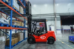 Xe Nang Dien 3.5 Tan X5 35 EP Pin Lithium 2 - BÃI MÁY MINH ANH