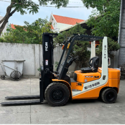 xe nang nhat bai 3 tan chui cong 0972138383 - BÃI MÁY MINH ANH